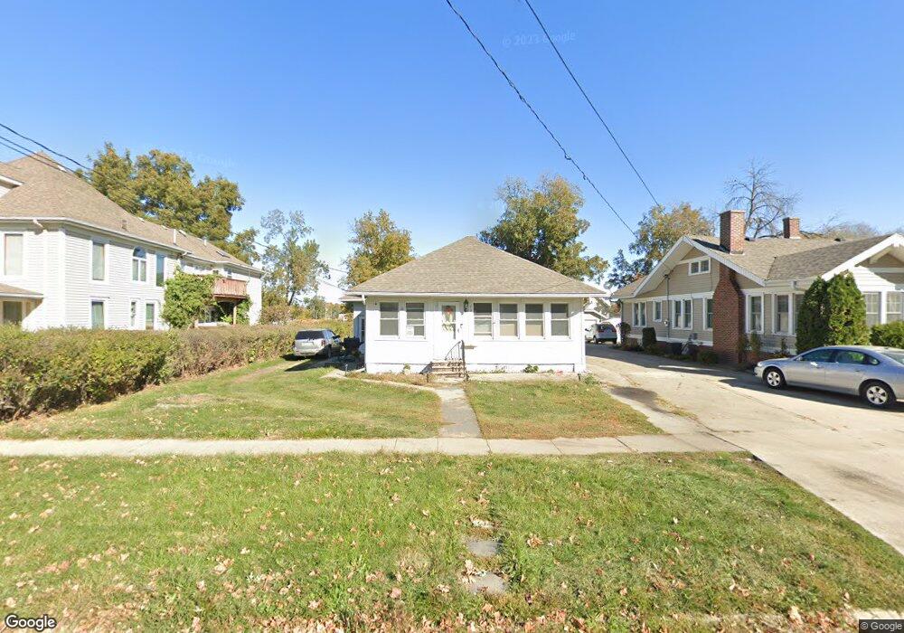 724 S 3rd Ave E, Newton, IA 50208 - photo 1