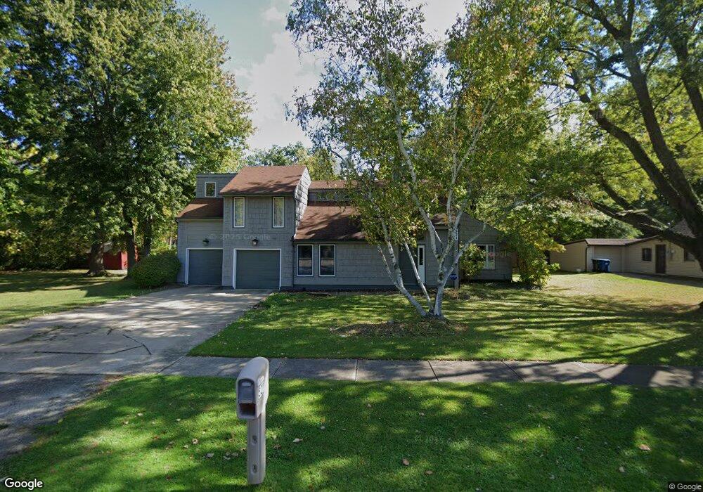 521 Robinwood Ave, Sheffield Lake, OH 44054 - photo 1