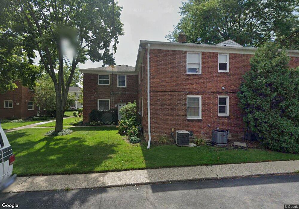 600 Cadieux Rd, Grosse Pointe, MI 48230 - photo 1