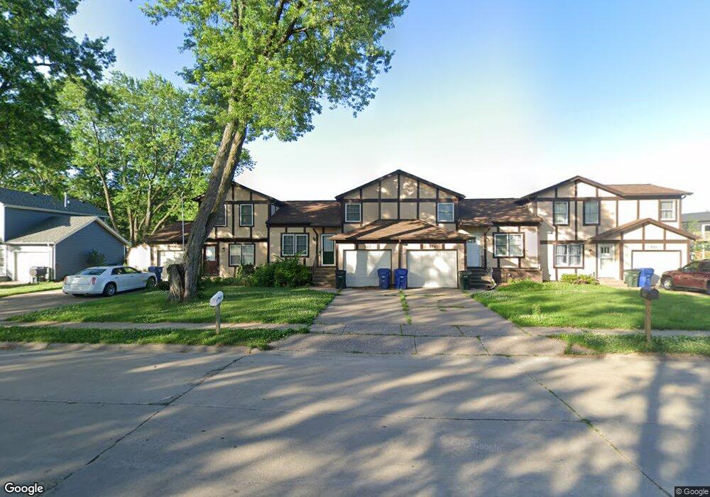 517 W 61st St, Davenport, IA 52806 - photo 1