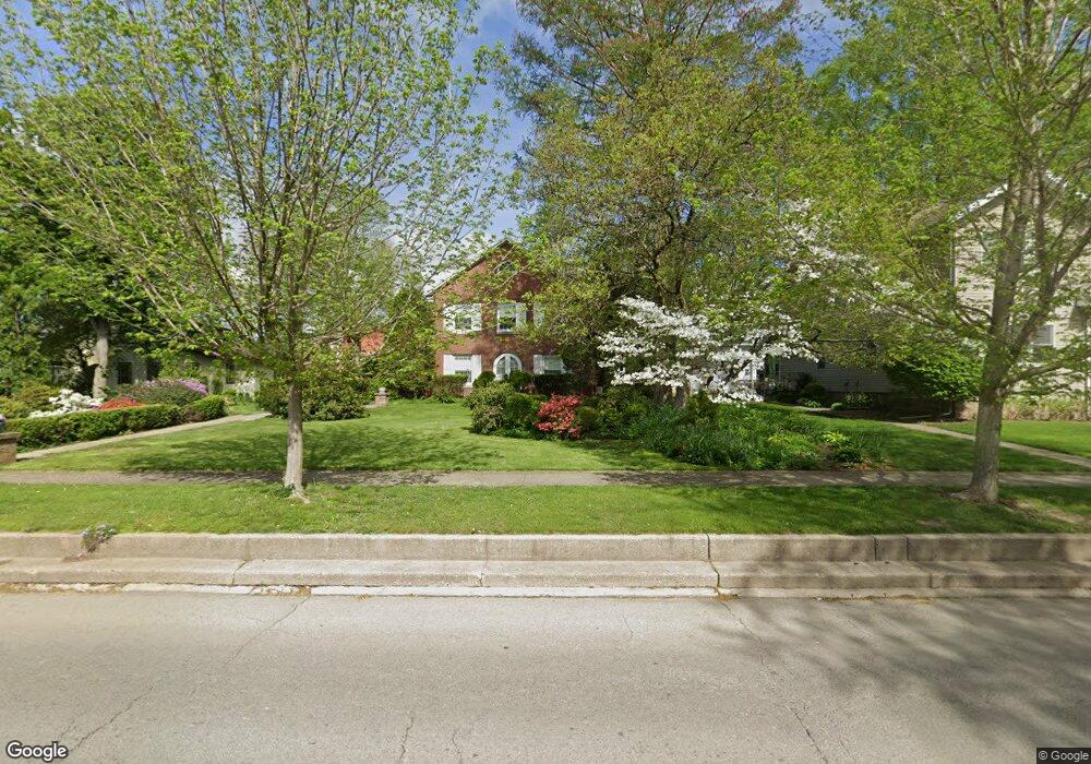 207 N Logan St, Lincoln, IL 62656 - photo 1