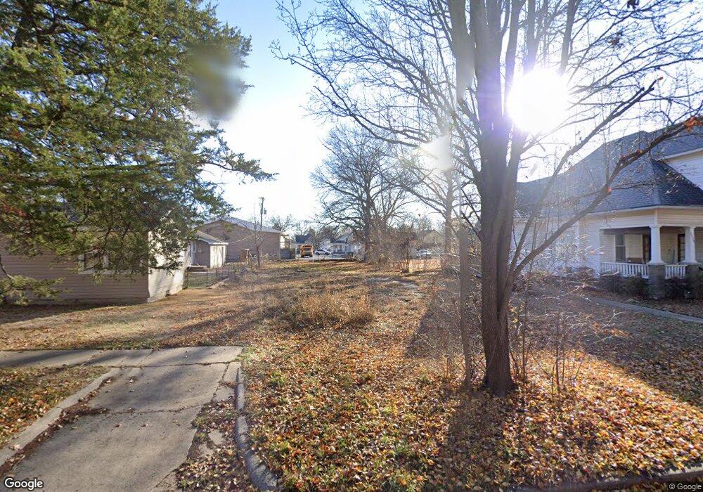 2406 Clark Ave, Parsons, KS 67357 - photo 1