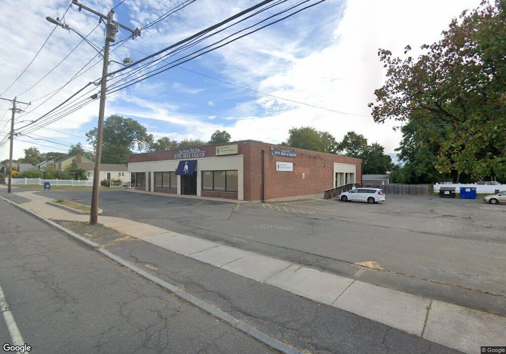 612 Quaker Ln S, West Hartford, CT 06110 - photo 1