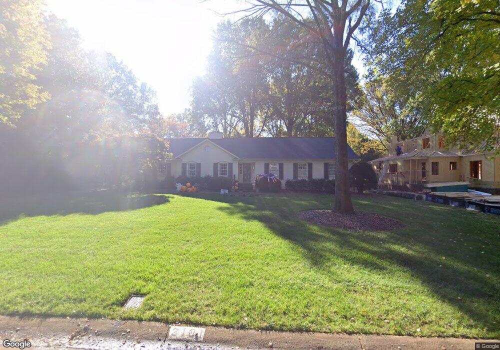 3101 Cloverfield Rd, Charlotte, NC 28211 - photo 1