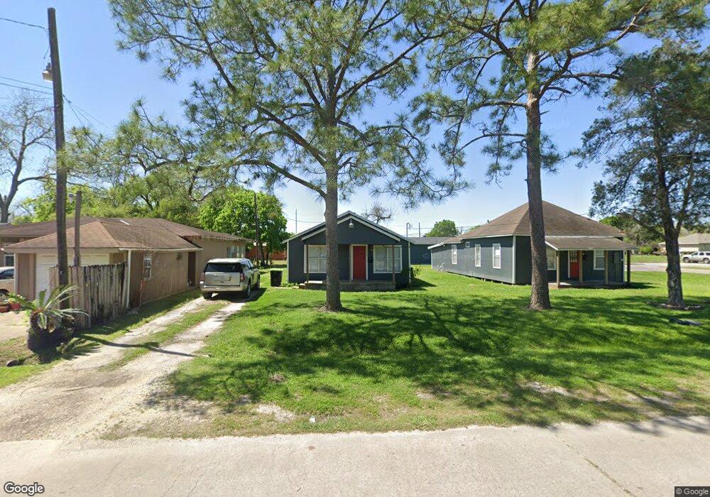 1504 Avenue I, Bay City, TX 77414 - photo 1