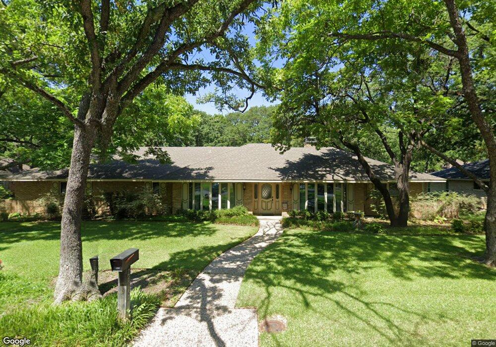 2006 Stonegate Dr, Denton, TX 76205 - photo 1