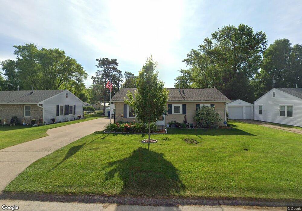6715 N Birchwood Ave, Davenport, IA 52806 - photo 1