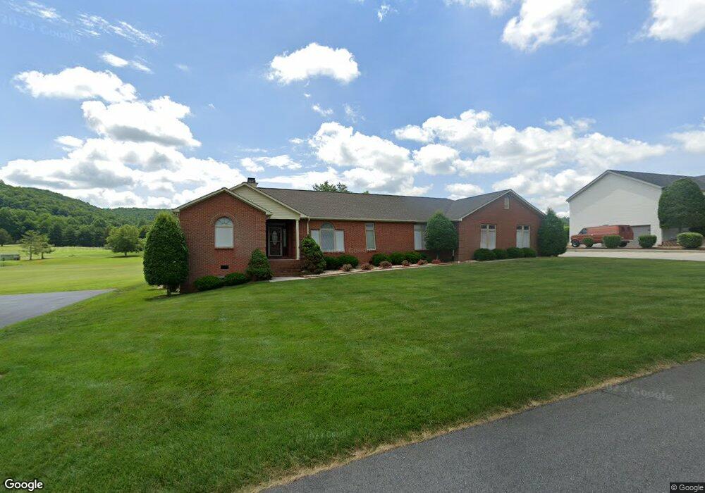 1015 N Plantation Dr, Cookeville, TN 38506 - photo 1