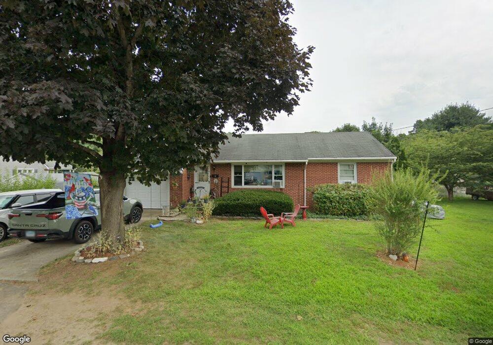 8 N Pleasant St, Plainfield, CT 06374 - photo 1