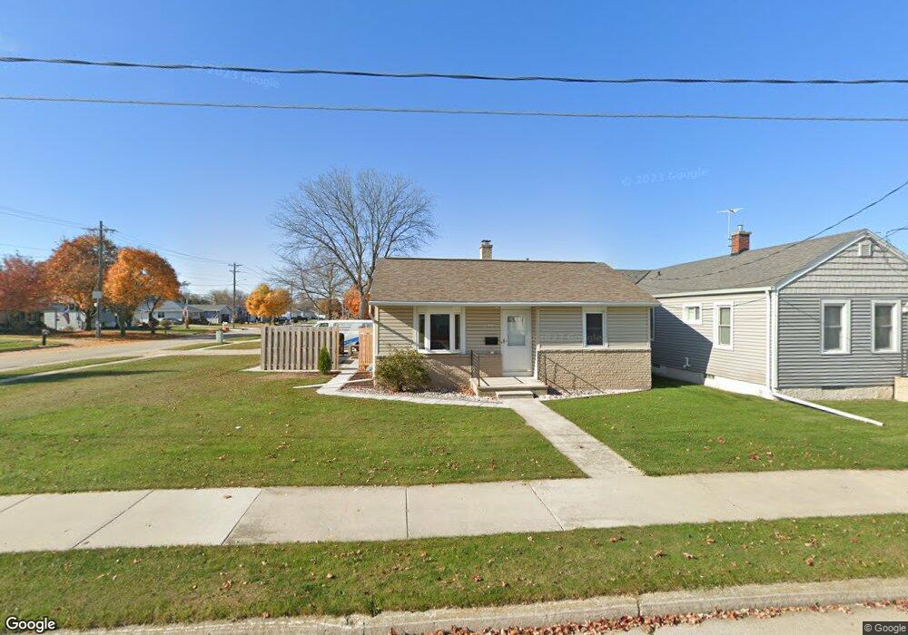 1428 S 31st St, Manitowoc, WI 54220 - photo 1