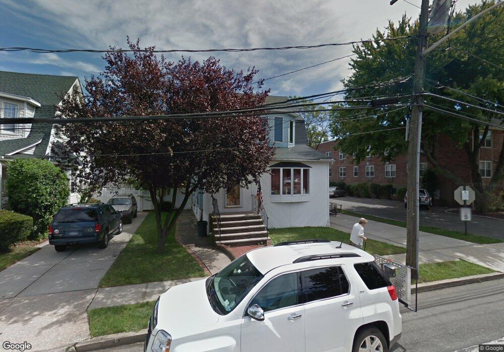 34 Fowler Ave, Lynbrook, NY 11563 - photo 1