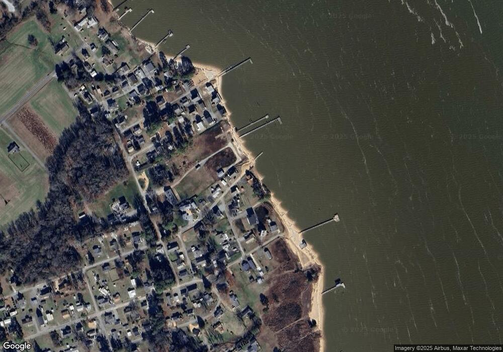 538 River Shore Dr, Dunnsville, VA 22454 - photo 1