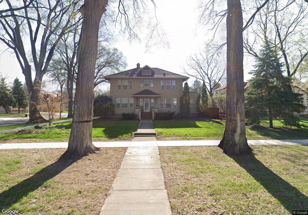 1102 9th St S, Fargo, ND 58103 - photo 1