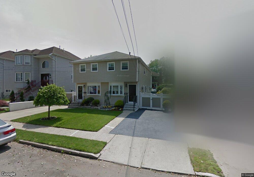 264 Lamport Blvd, Staten Island, NY 10305 - photo 1