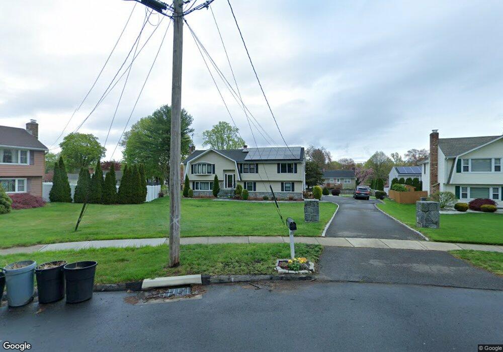 180 Sheffield Cir, Stratford, CT 06614 - photo 1