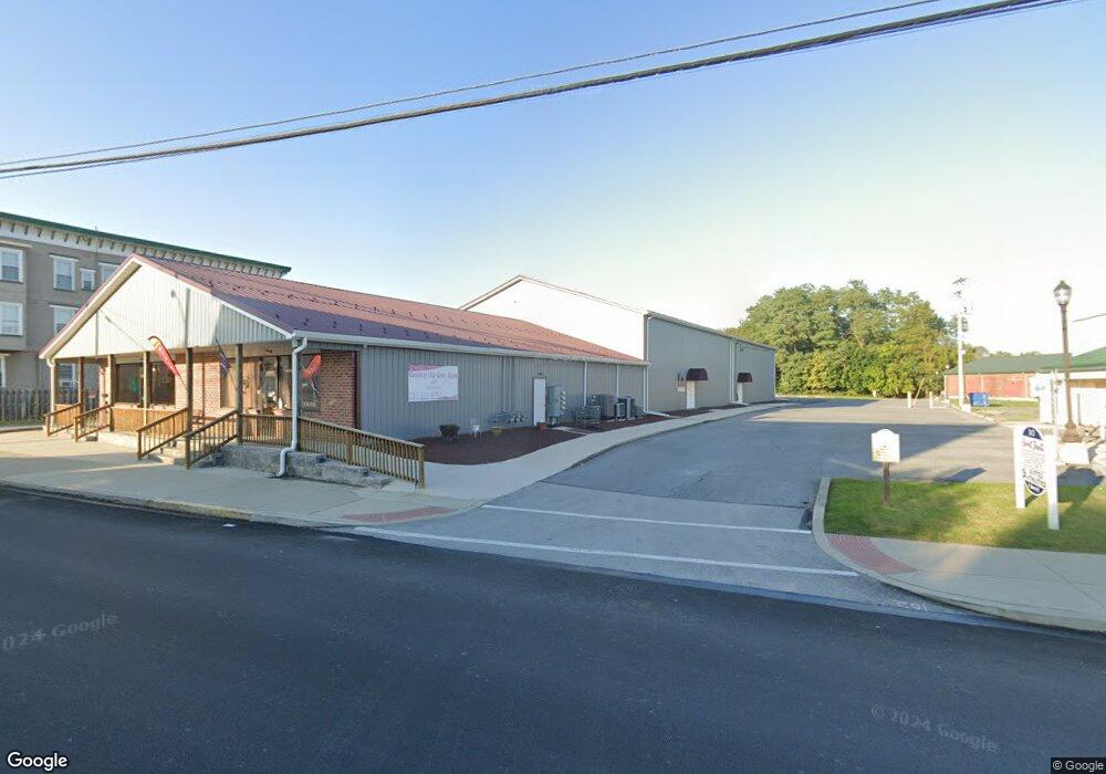 212 S Queen St, Littlestown, PA 17340 - photo 1