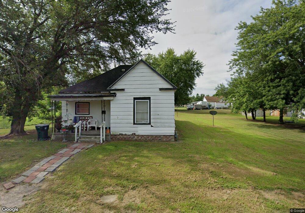 134 W Hinton Ave, Moberly, MO 65270 - photo 1