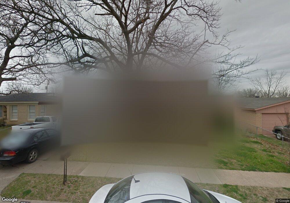 884 Russell Ln, Bedford, TX 76022 - photo 1