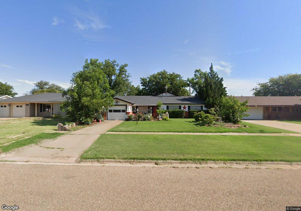 3002 W 18th St, Plainview, TX 79072 - photo 1