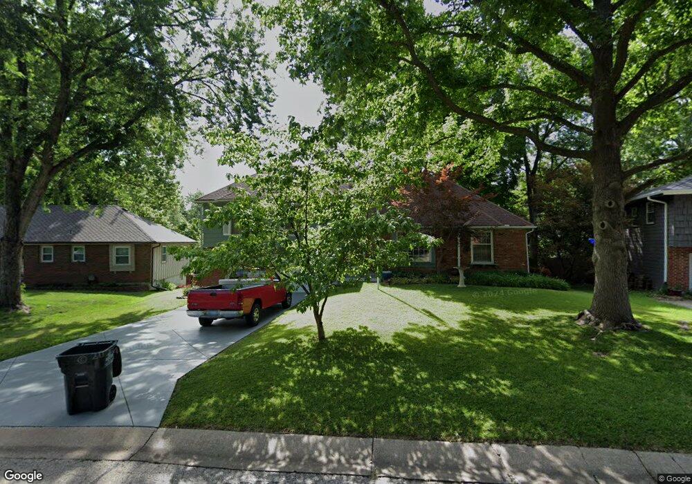 6617 Garnett Dr, Shawnee, KS 66203 - photo 1