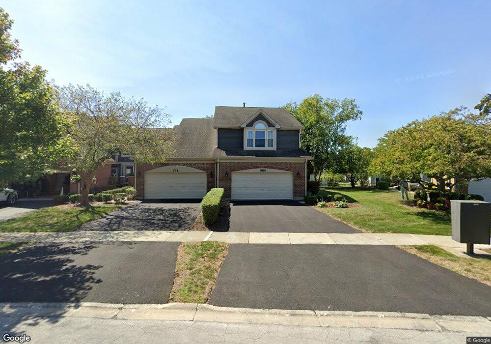 969 Heathrow Ln, Naperville, IL 60540 - photo 1