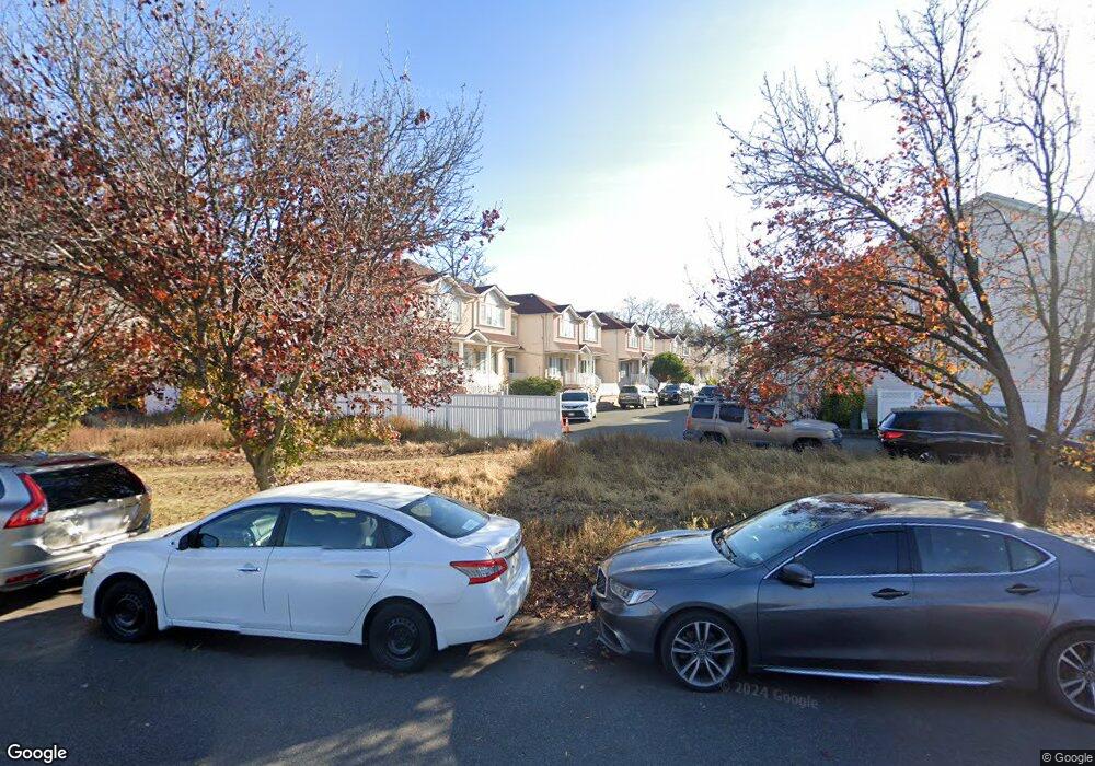 39 Chesterfield Ln, Staten Island, NY 10314 - photo 1