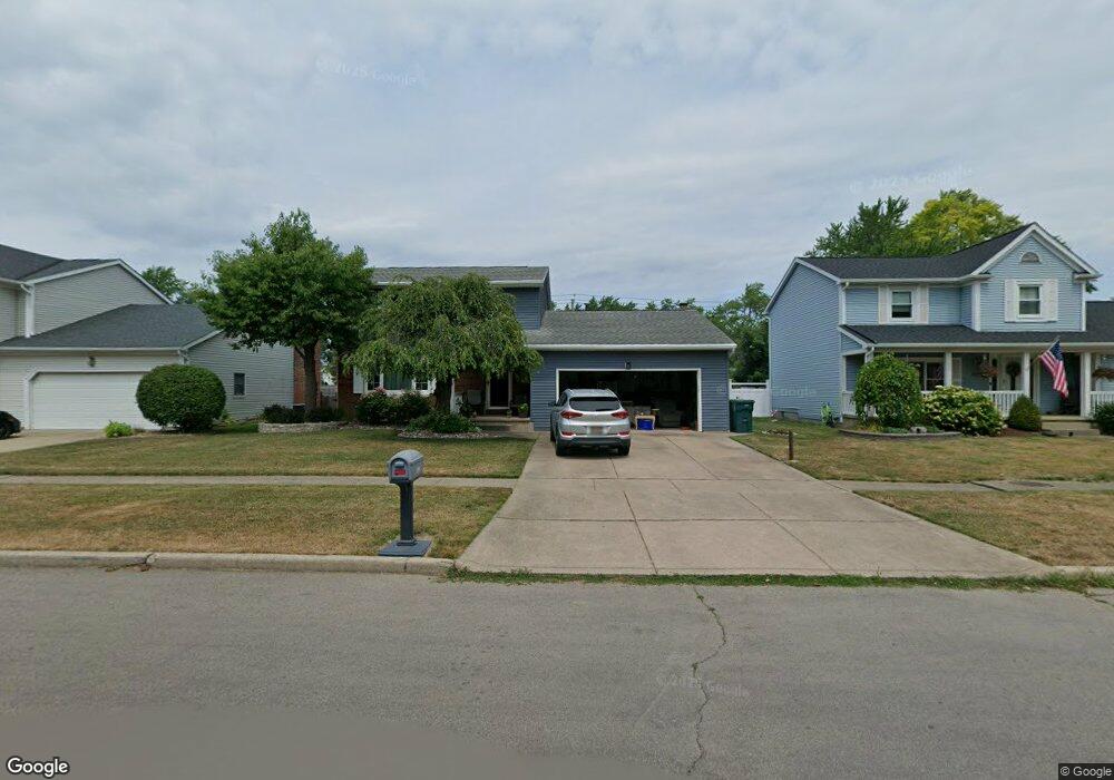 1034 Thomas Fox Dr E, North Tonawanda, NY 14120 - photo 1