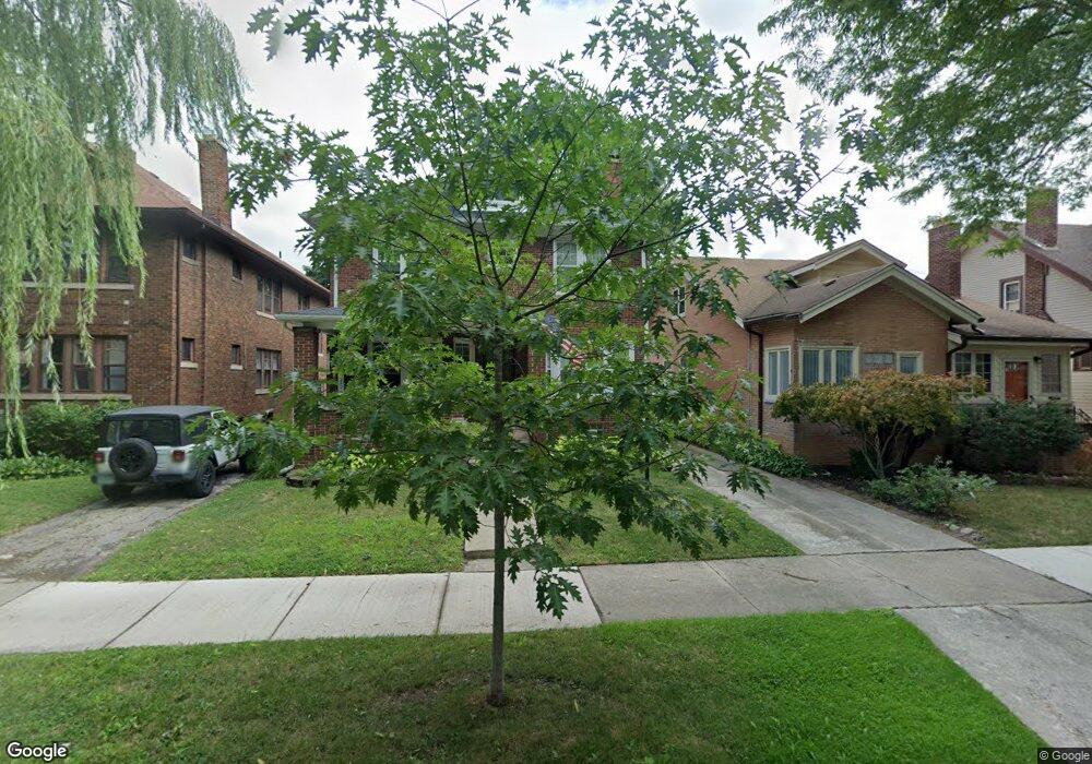 1040 Beaconsfield Ave, Grosse Pointe Park, MI 48230 - photo 1