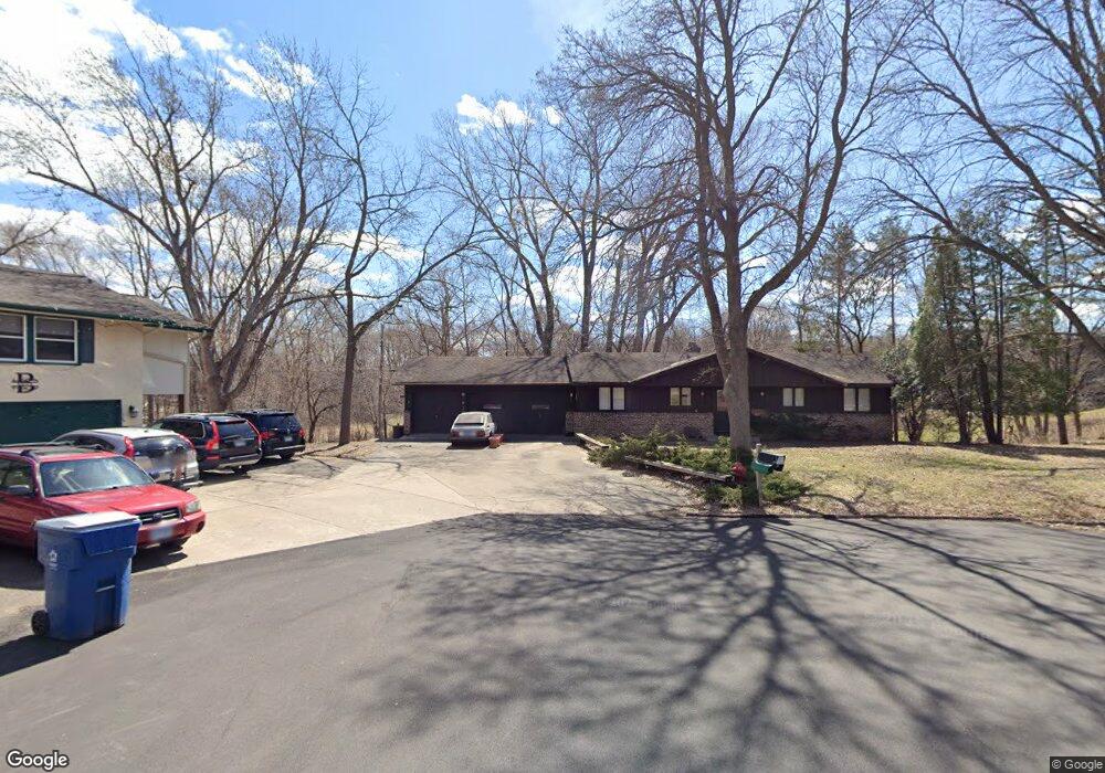 13403 E Crestwood Dr, Minnetonka, MN 55345 - photo 1