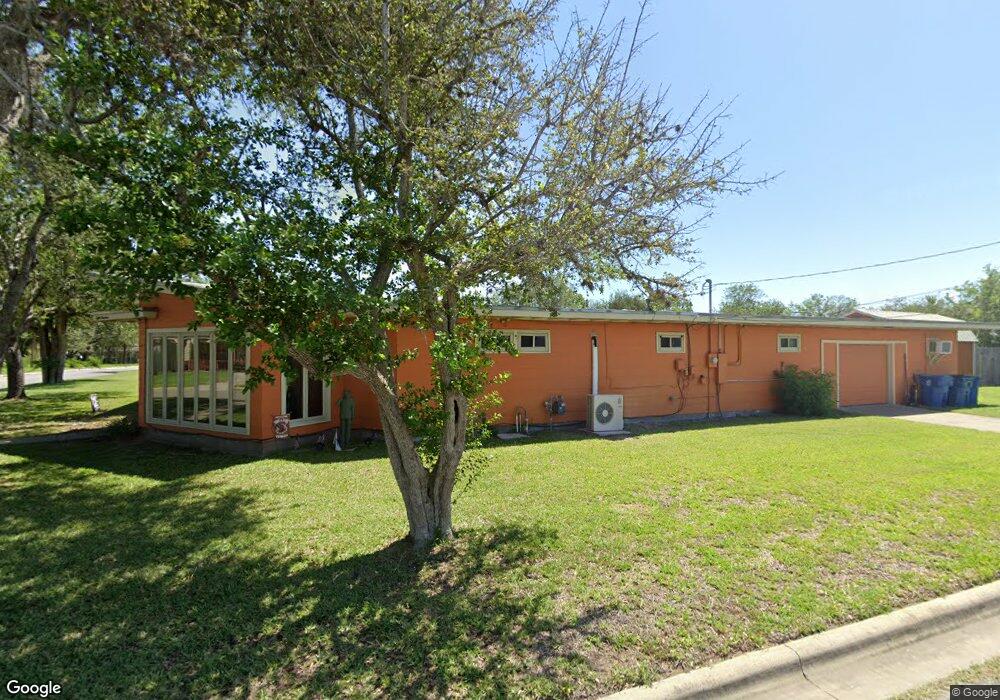 800 E Gramman St, Beeville, TX 78102 - photo 1