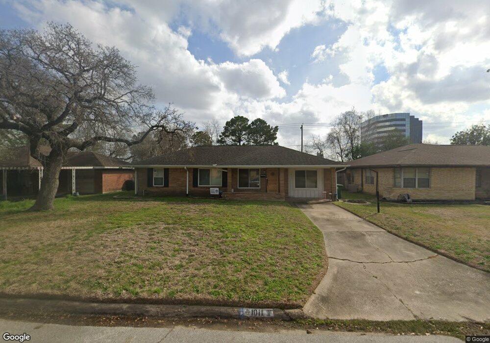 1011 W 30th St, Houston, TX 77018 - photo 1