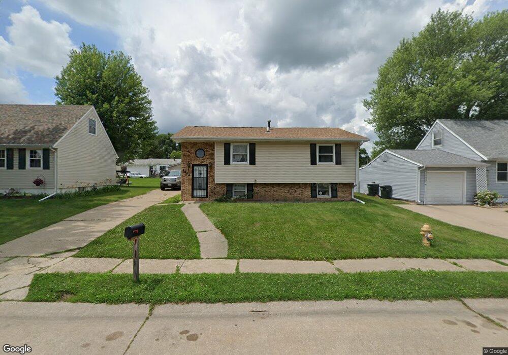 1402 N Blanchard St, Davenport, IA 52804 - photo 1