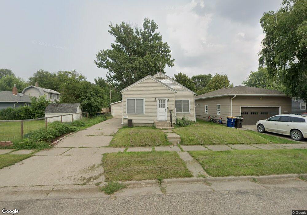 709 4th Ave SW, Jamestown, ND 58401 - photo 1