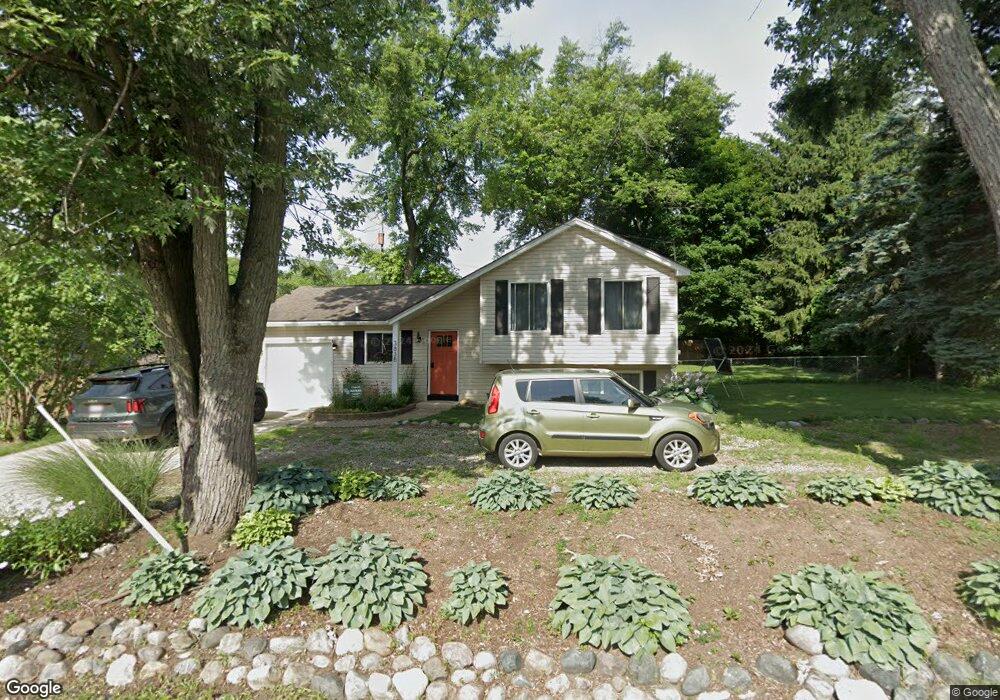 3838 Fieldview Ave, West Bloomfield, MI 48324 - photo 1