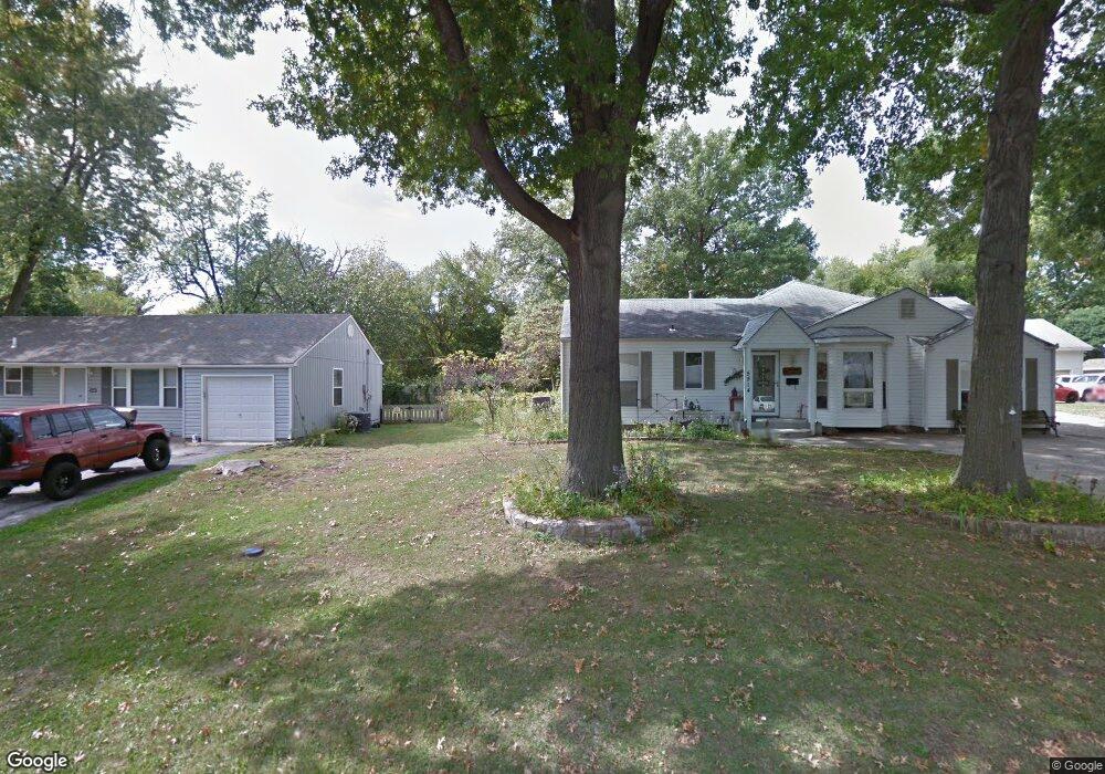 5516 Barton Ln, Shawnee, KS 66203 - photo 1