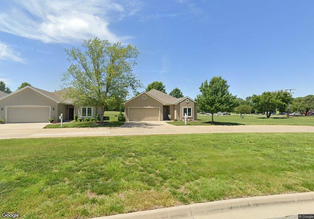 4501 SW Crenshaw Dr, Topeka, KS 66610 - photo 1