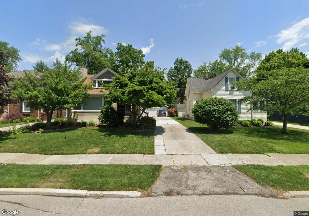 322 Hillcrest Ave, Grosse Pointe Farms, MI 48236 - photo 1