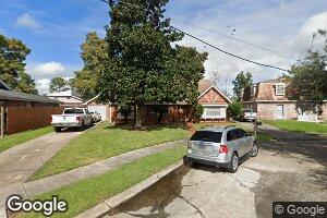 8617 Castle Ct, New Orleans, LA 70127