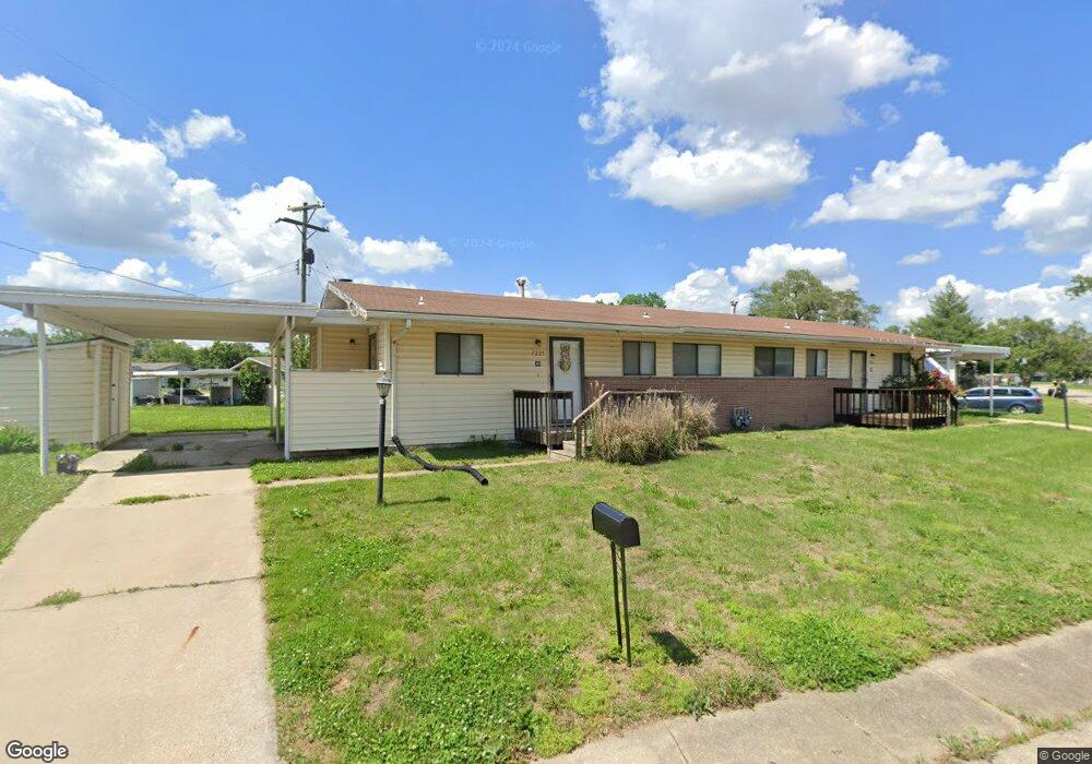 7225 SW Woodcroft Way, Topeka, KS 66619 - photo 1