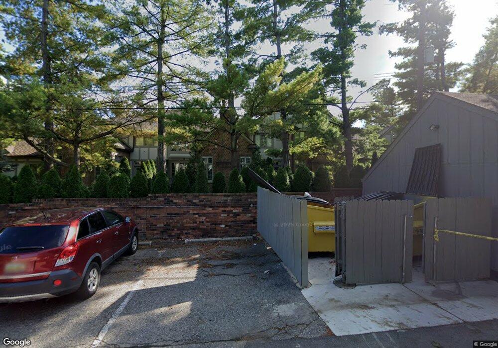 4040 Cranbrook Ct unit 42, Bloomfield Hills, MI 48301 - photo 1