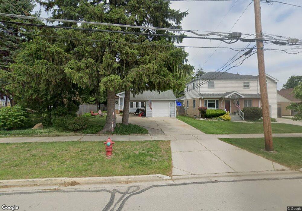 700 Greenview Ave, Des Plaines, IL 60016 - photo 1