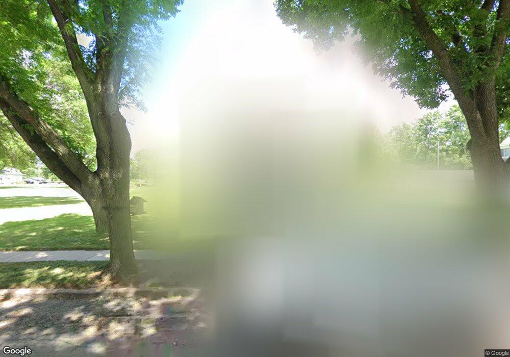 1427 6th St NW, Cedar Rapids, IA 52405 - photo 1