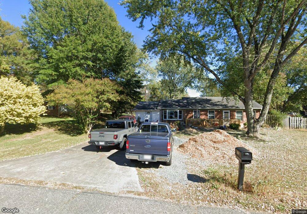 102 Ravenwood Ct, King, NC 27021 - photo 1