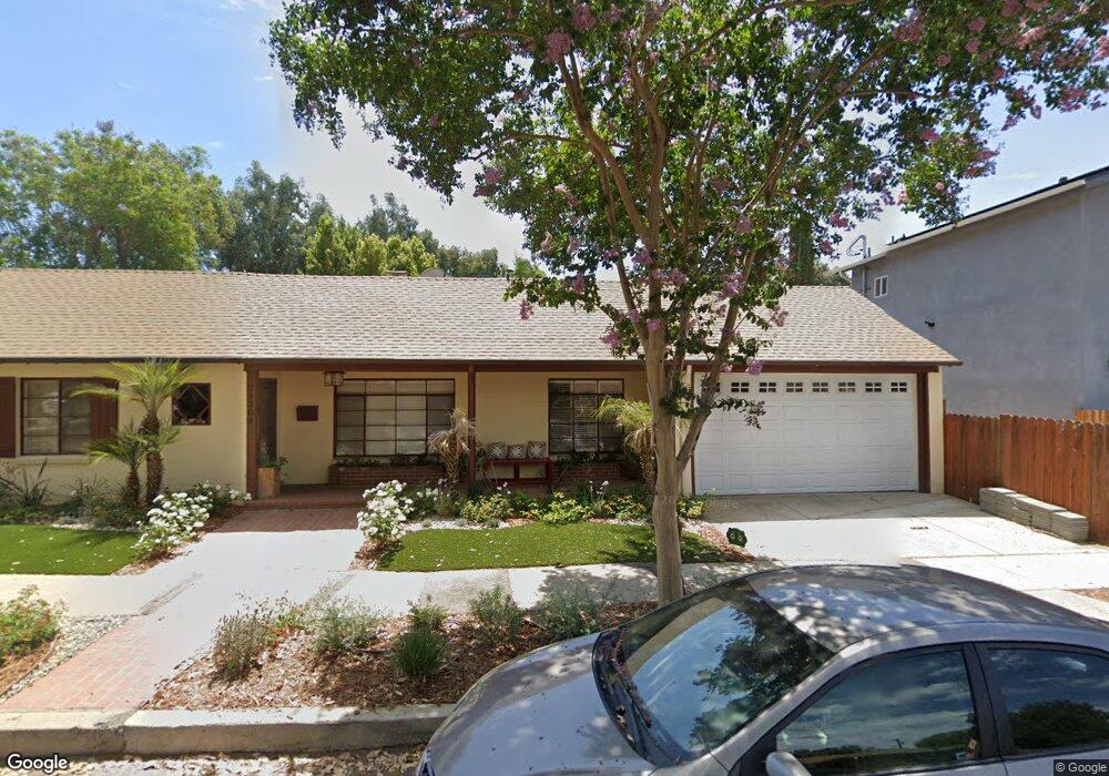 21204 De la Osa St, Woodland Hills, CA 91364 - photo 1