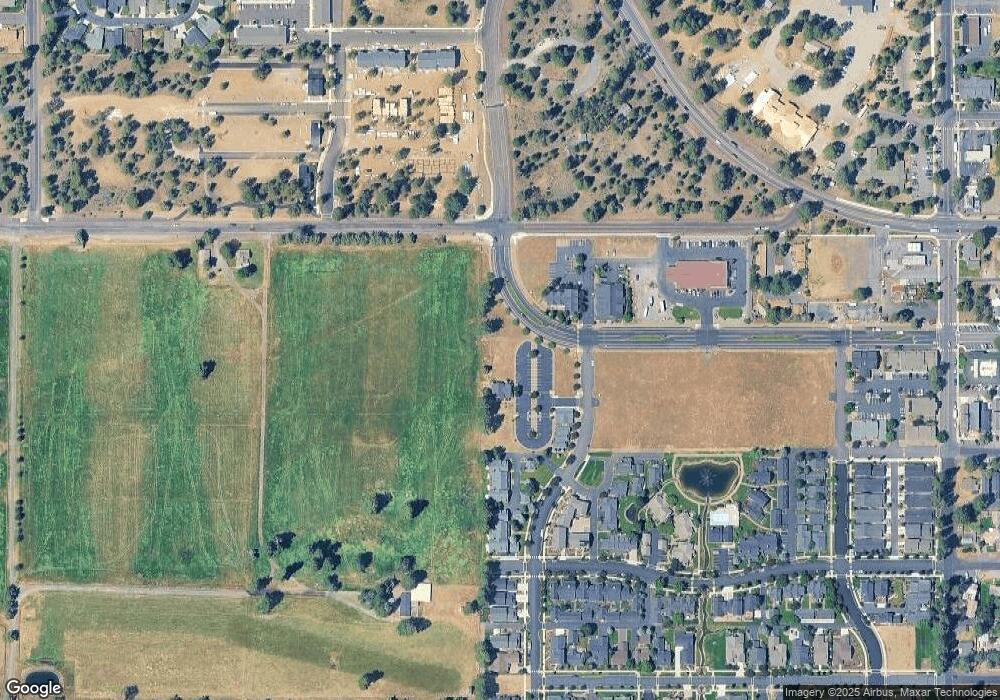 726 & 718 W View Loop, Sisters, OR 97759 - photo 1