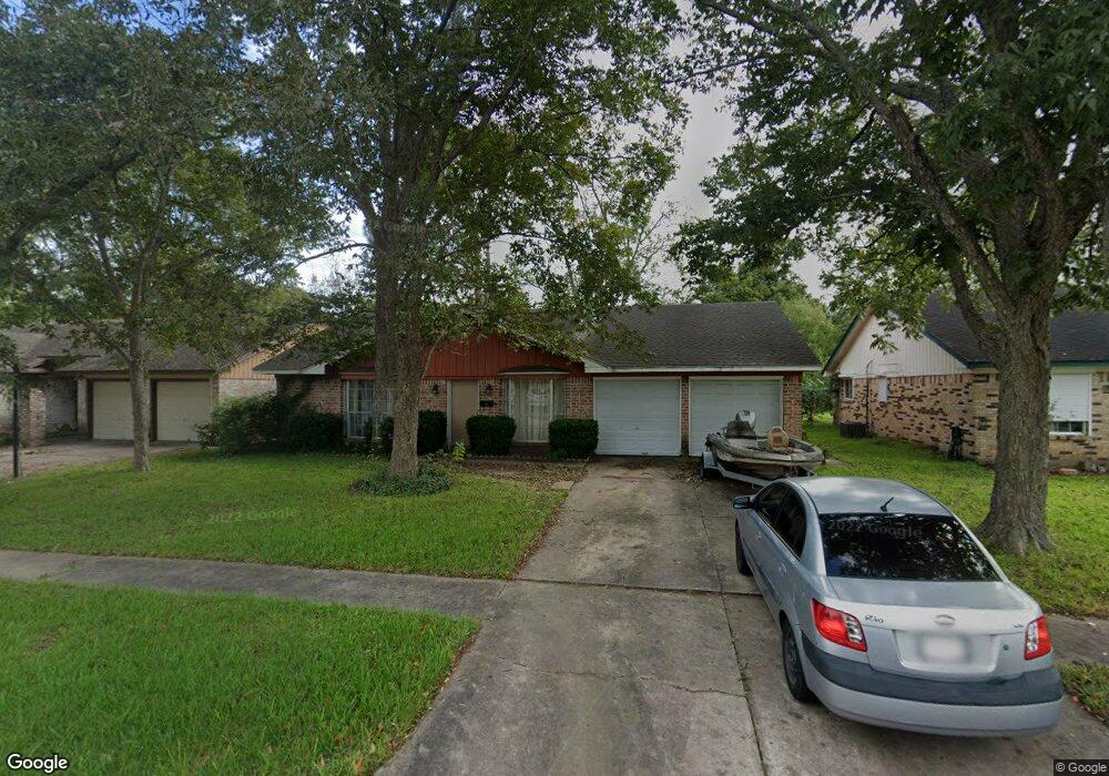 9726 Santa Monica Blvd, Houston, TX 77089 - photo 1
