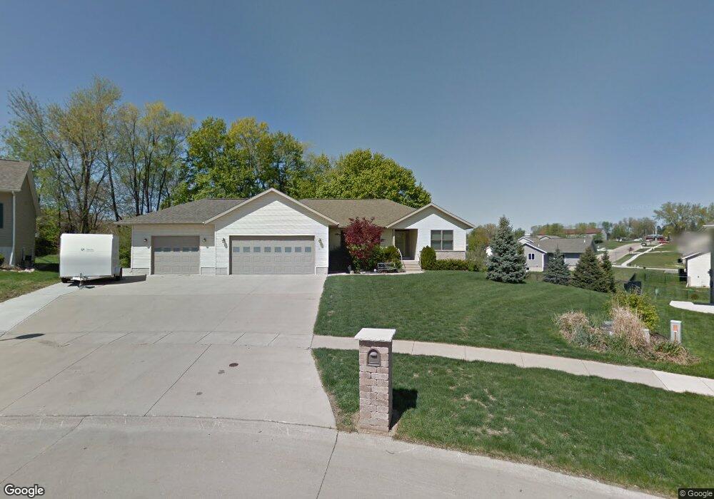 1902 Hughes Dr SW, Cedar Rapids, IA 52404 - photo 1