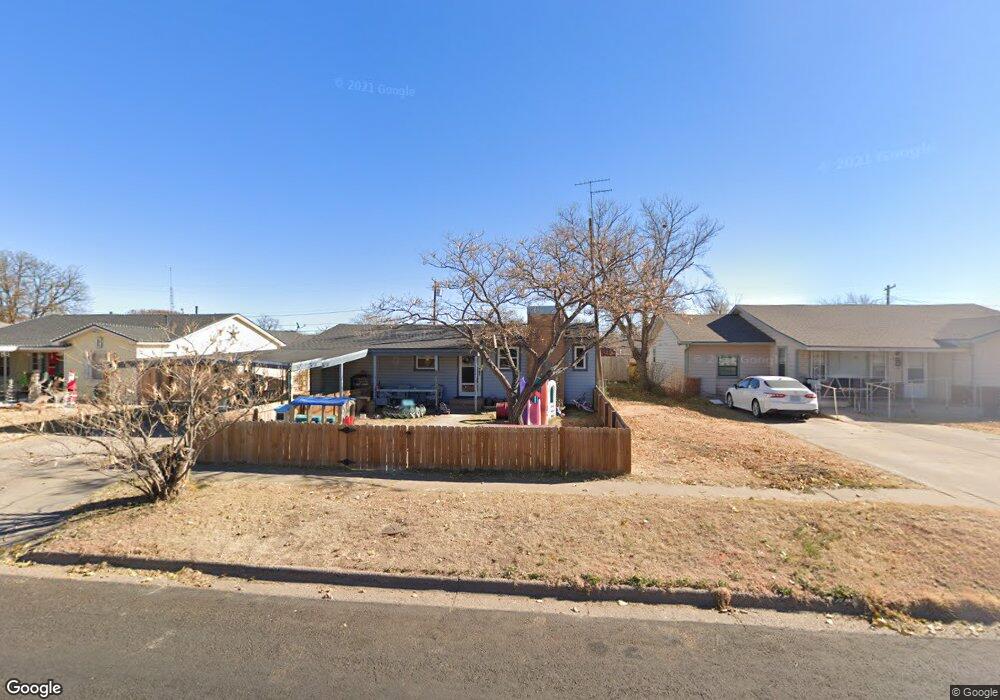 302 Juanita St, Plainview, TX 79072 - photo 1