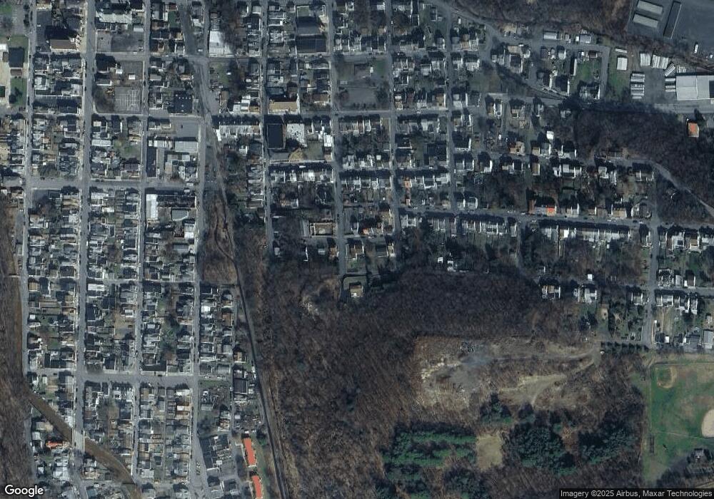 906 Hemlock St, Shamokin, PA 17872 - photo 1