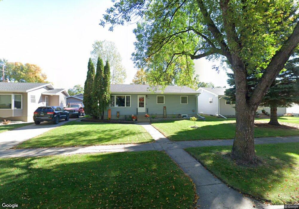 919 S 19th St, Grand Forks, ND 58201 - photo 1